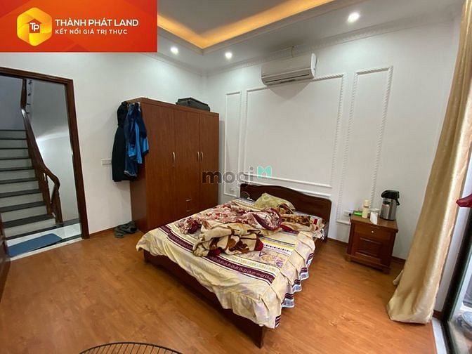 Hình ảnh Nhà 5 Tầng Thạch Bàn, Ô tô Đỗ Cửa, Cách 50m Ra Mặt Phố Cổ Linh - 3 Tỷ.