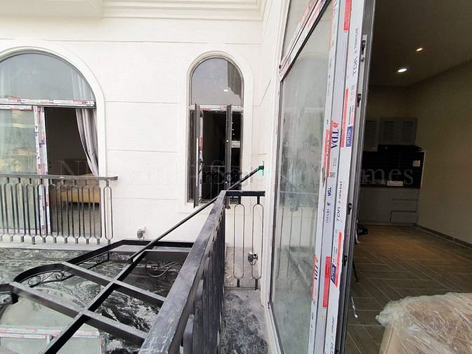 Hình ảnh CHDV mới 100% - Decor siêu đẹp - Hầm xe hơi - Chỉ tính Điện Nước