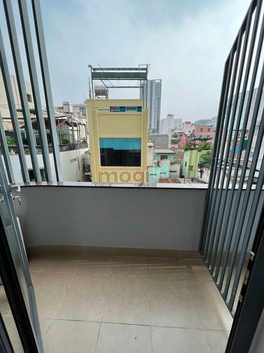 Hình ảnh Cho thuê CHDV Studio full nội thất. Ban công. Gần Chợ Cô Giang. Quận 1