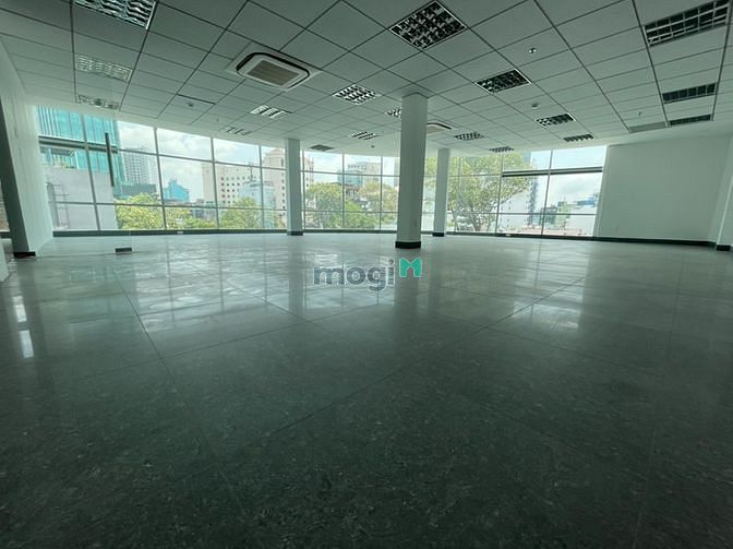 Hình ảnh Cho thuê hoặc bán Building ngay trung tâm Quận 1