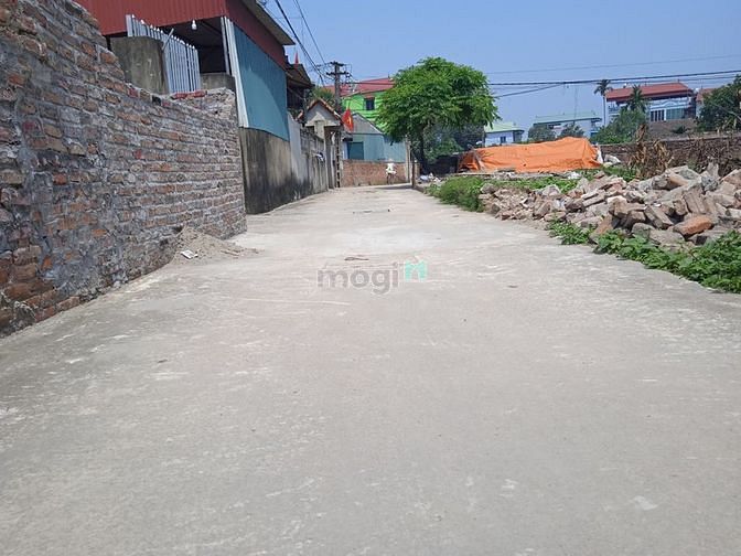 Hình ảnh gia đình cần bán lô đất 53m full thổ cư