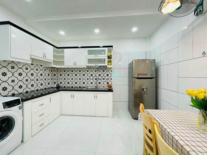 Hình ảnh Nhà 2 tỷ ở đường Phạm Văn Hai, quận Tân Bình, 45m2, 2 tỷ, SHR