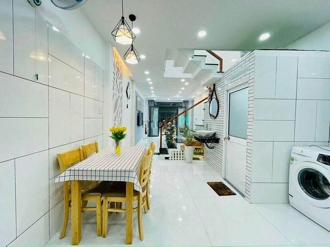 Hình ảnh Nhà 2 tỷ ở đường Phạm Văn Hai, quận Tân Bình, 45m2, 2 tỷ, SHR