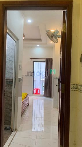 Hình ảnh Phòng mới có thang máy Tân Sơn p12 gò vấp