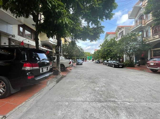 Hình ảnh Bán nhà 3 tầng đầu gềnh Hà Khánh A DT: 75m2, MT: 5m. Hướng: ĐB nhà đẹp