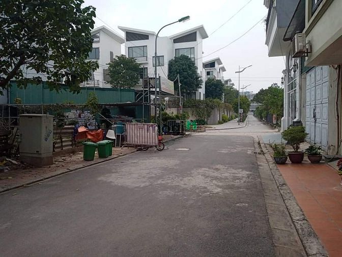 Hình ảnh Cần bán đất phân lô vị trí siêu đẹp phố gia thượng chỉ 3.7 tỷ.