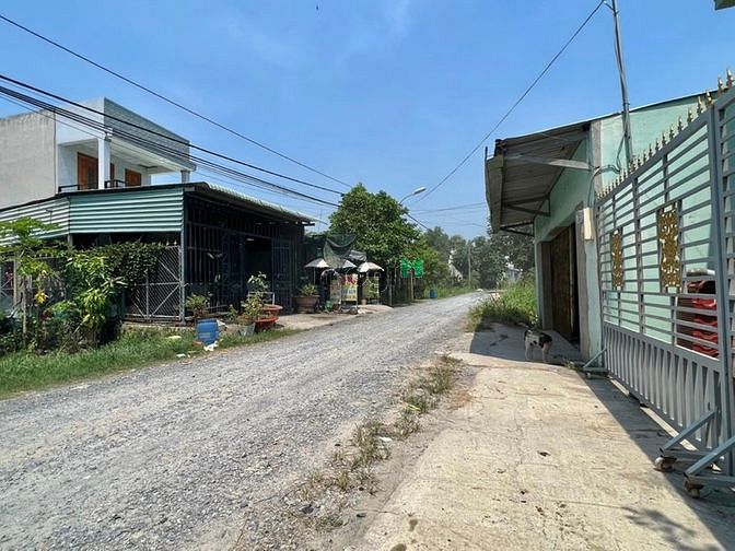 Hình ảnh Duy nhất 1 lô đất vườn 1000m2 hỗ trợ lên 100m2 thổ cư. Sổ riêng.