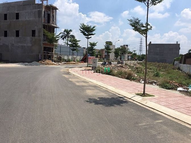 Hình ảnh Cần bán nhanh lô đất mặt tiền đường CHÁNH HƯNG  hàng hiếm