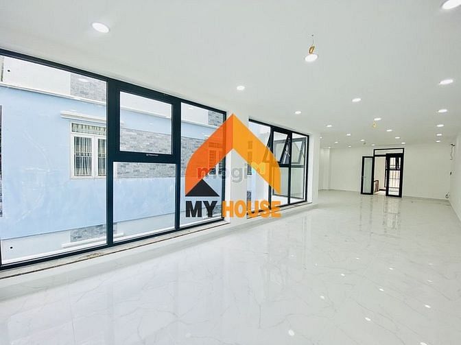Hình ảnh HEY CẢ NHÀ!Toà nhà An Phú 6x23 mới xây thang máy ạ //