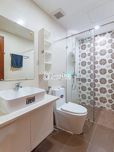 Hình ảnh CHDV siêu cao cấp, hẻm 10m, 310m2, hầm 7 lầu. Thu nhập 400tr/tháng.