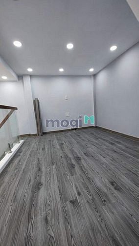 Hình ảnh Nhà tân bình giá rẻ . Giáp trung tâm quận 10 .
