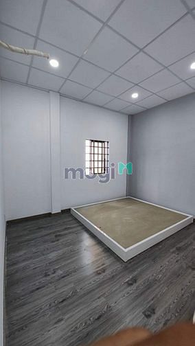 Hình ảnh Nhà tân bình giá rẻ . Giáp trung tâm quận 10 .