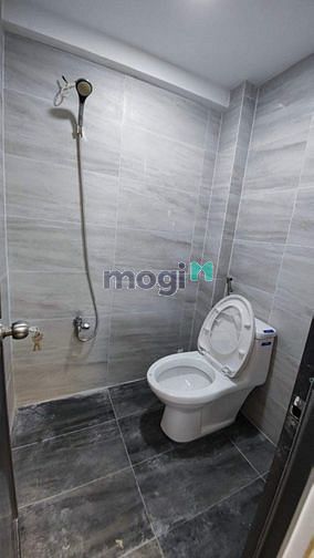 Hình ảnh Nhà tân bình giá rẻ . Giáp trung tâm quận 10 .