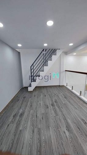Hình ảnh Nhà tân bình giá rẻ . Giáp trung tâm quận 10 .