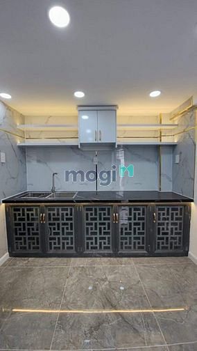 Hình ảnh Nhà tân bình giá rẻ . Giáp trung tâm quận 10 .