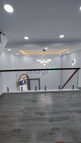 Hình ảnh Nhà tân bình giá rẻ . Giáp trung tâm quận 10 .