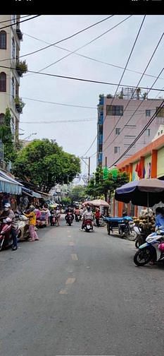 Hình ảnh Nhà tân bình giá rẻ . Giáp trung tâm quận 10 .