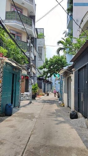 Hình ảnh Nhà tân bình giá rẻ . Giáp trung tâm quận 10 .