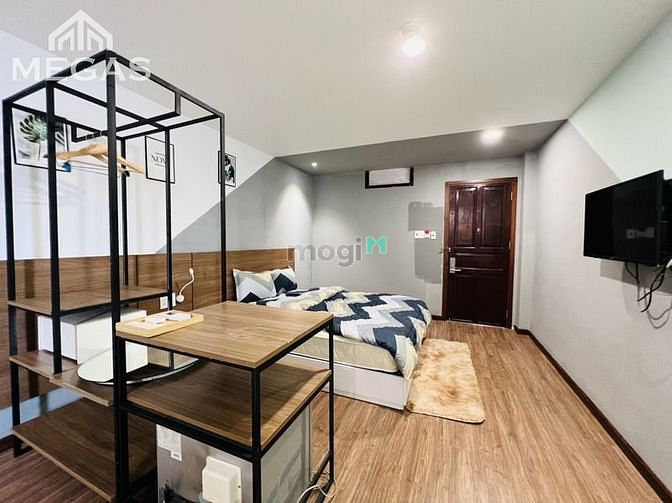Hình ảnh CHDV Ban công full nt ngay trung tâm Q1