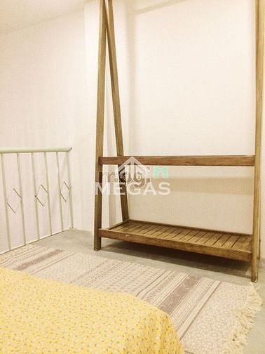 Hình ảnh CHDV có gác full nội thất cửa sổ ban công thoáng mát quận 10
