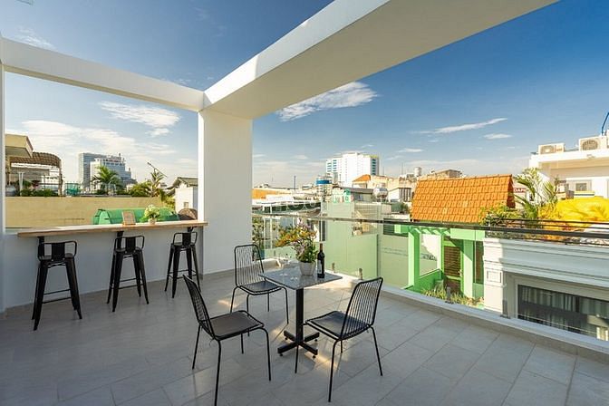 Hình ảnh phòng cửa sổ 40m2 rooftop, nội thất đầy đủ, Nguyễn Đình Chiểu Q3