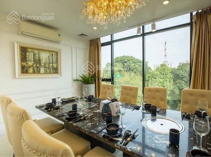 Hình ảnh Cho thuê nhà mặt phố Hàm Long - Hoàn Kiếm