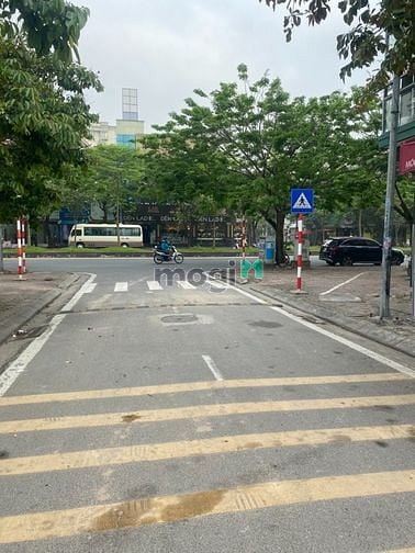 Hình ảnh Chính chủ gửi bán lô đất cực đẹp đối diện trường tiểu học Phúc Đồng.