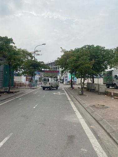 Hình ảnh Chính chủ gửi bán lô đất cực đẹp đối diện trường tiểu học Phúc Đồng.