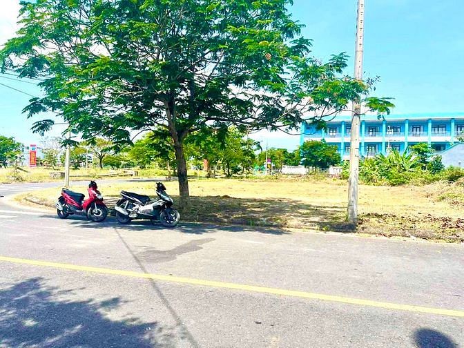 Hình ảnh Bán góc Phan Thao đường 10m5 và Đặng Nhơn đường 7m5 thuộc Hòa Xuân -đn