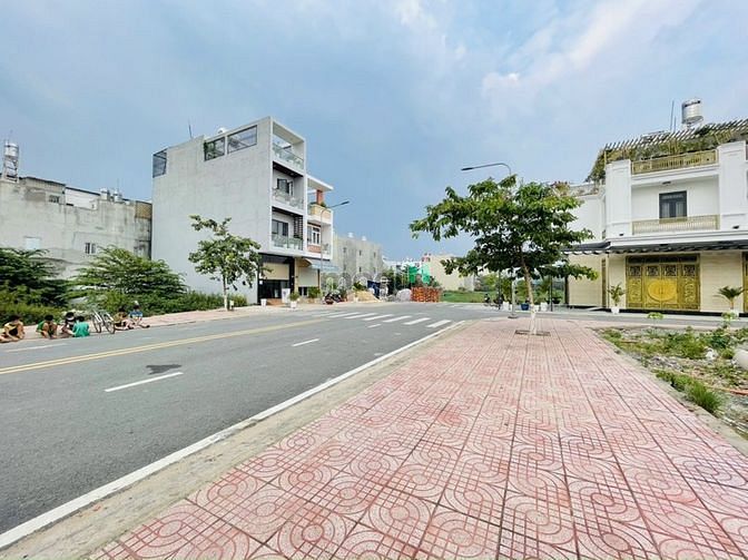 Hình ảnh Bán Nền Đất 66m2 Sát Chợ Bình Tân Đường Nhựa Lớn Tiện Kinh Doanh