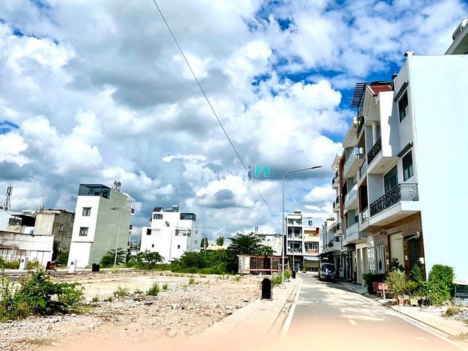 Hình ảnh Bán Nền Đất 66m2 Sát Chợ Bình Tân Đường Nhựa Lớn Tiện Kinh Doanh