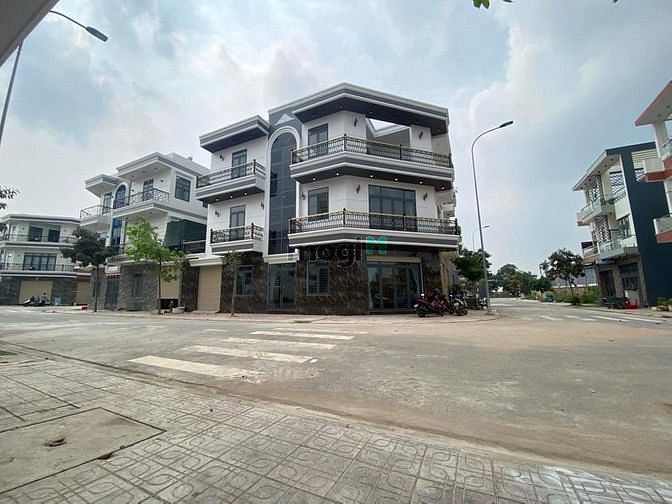 Hình ảnh Nhà Góc 2 Mặt Tiền - Siêu Đẹp - Siêu Đẳng Cấp