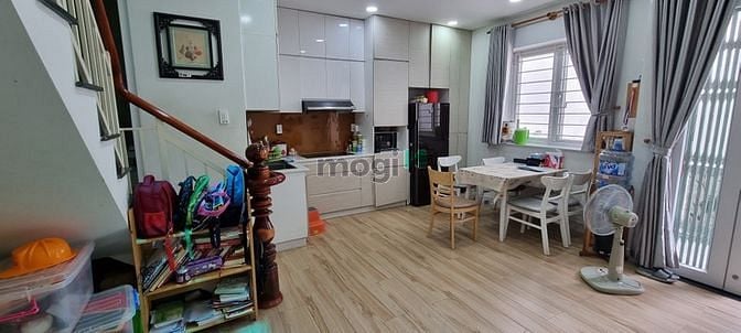 Hình ảnh Chỉ 4 tỷ có nhà sát Hoàng Văn Thụ - Phú Nhuận