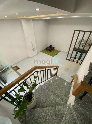 Hình ảnh bán nhà 3 tầng kiệt đỗ quang gần đường chính