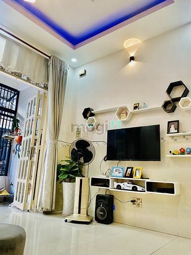 Hình ảnh Nhà mới, đẹp hẻm xe hơi 1/ ngắn thông Chiến Lược 4x10m trệt 1 lầu