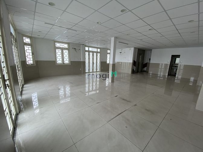 Hình ảnh Building VP HXH CMT8 Tân BÌnh 9m × 13m 31 tỷ