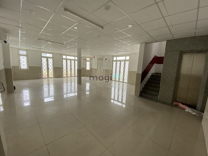 Hình ảnh Building VP HXH CMT8 Tân BÌnh 9m × 13m 31 tỷ