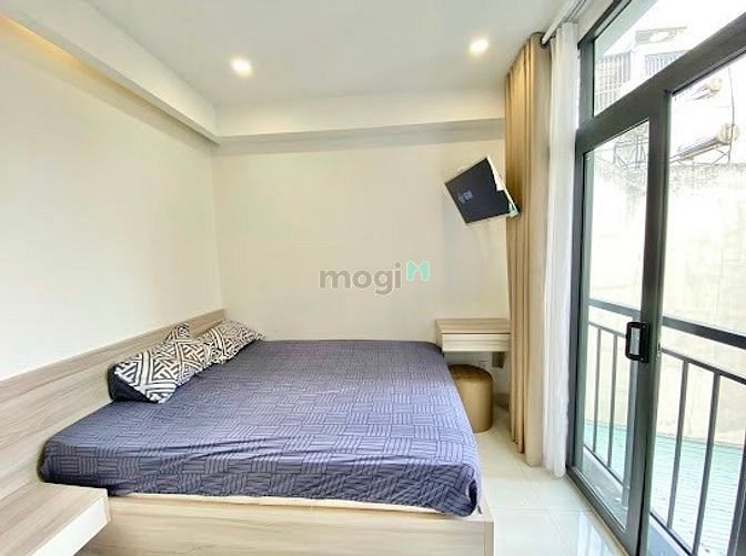 Hình ảnh Cân hộ dịch vụ quận Bình Thạnh, full nội thất, có cửa sổ rộng, sáng