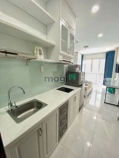 Hình ảnh Cho thuê studio cửa sổ lớn ban công full nội thất quận 1