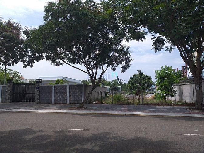 Hình ảnh Bán lô đất biệt thự MT Điện Biên Phủ, P Long Toàn