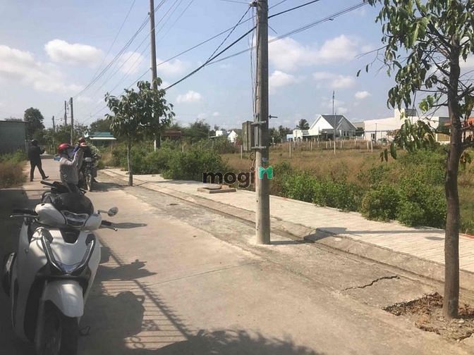 Hình ảnh Cần bán đất Mt Nguyễn Xiển,Q9. 80m2/1,950 tỷ CsHT hoàn thiện , SHR