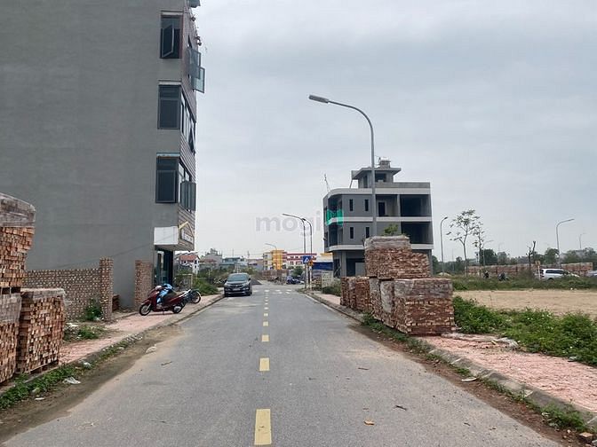 Hình ảnh Bán đất đấu giá Cự Khối, căn 2 mặt thoáng trước sau, DT 63m