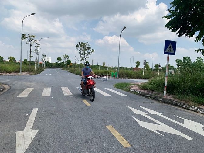 Hình ảnh Bán cực gấp 63,4m lô đất đấu giá TT9 đất đấu giá Cự Khối