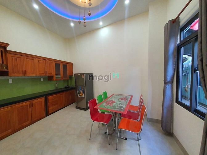 Hình ảnh Bán nhà 2 tầng 2 mặt kiệt oto TÔn Đản