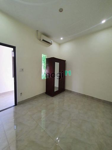 Hình ảnh Bán nhà 2 tầng 2 mặt kiệt oto TÔn Đản