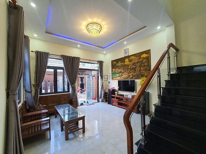 Hình ảnh Bán nhà 2 tầng 2 mặt kiệt oto TÔn Đản
