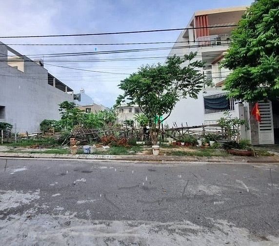 Hình ảnh bán đất vị trí MT cạnh chợ Thảo Điền đối diện là view Land 7x30 70 tỷ