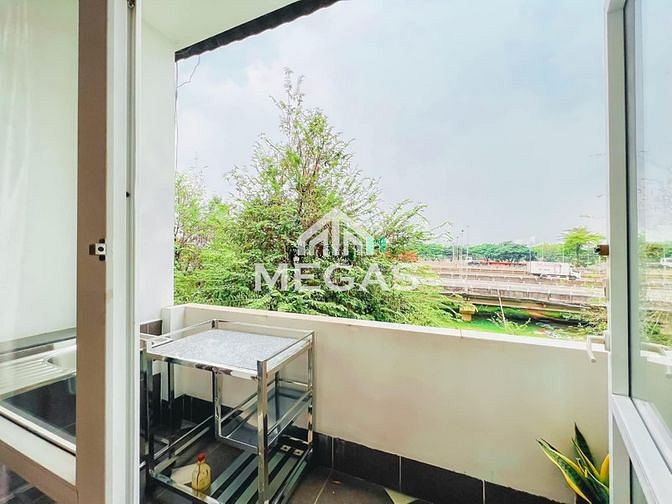 Hình ảnh Mb6623 nạp rút nhanh chóng ban công mới xây đối diện Đại Học Rmit Quận 7