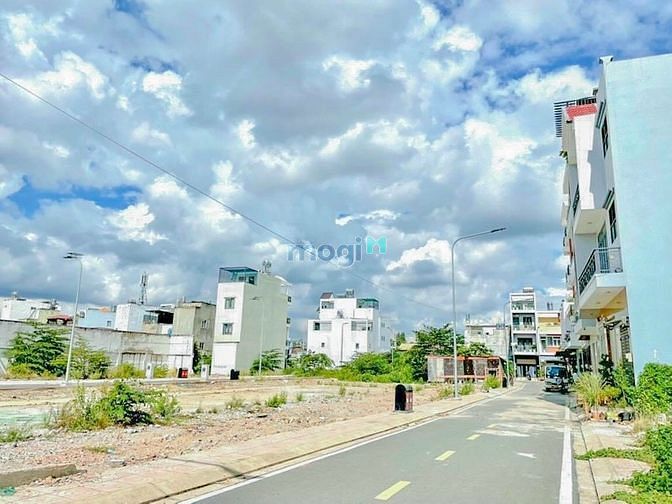 Hình ảnh Bán nền đất 70m2 đường Số 32 khu Tên Lửa, gần Aeon Bình Tân