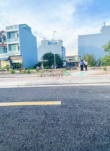 Hình ảnh Bán nền đất 70m2 đường Số 32 khu Tên Lửa, gần Aeon Bình Tân